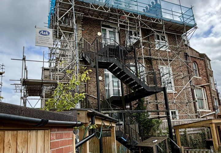 Gutter & Decorating Scarborough 1