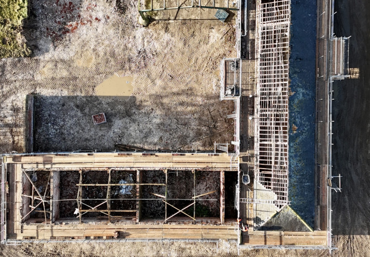 Reroofing barns, Driffield 2